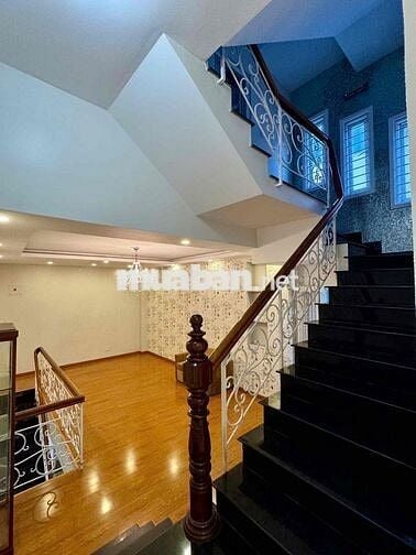 Bán Nhà 5 Tầng Trần Bình Trọng Nha Trang Hướng Đông Nam