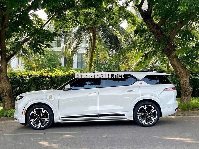 VinFast VF9 2024 Plus - 4050 km