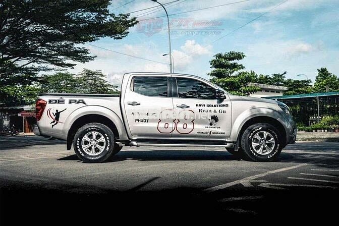 xe chạy gia đình lên đồ chơi nhiều