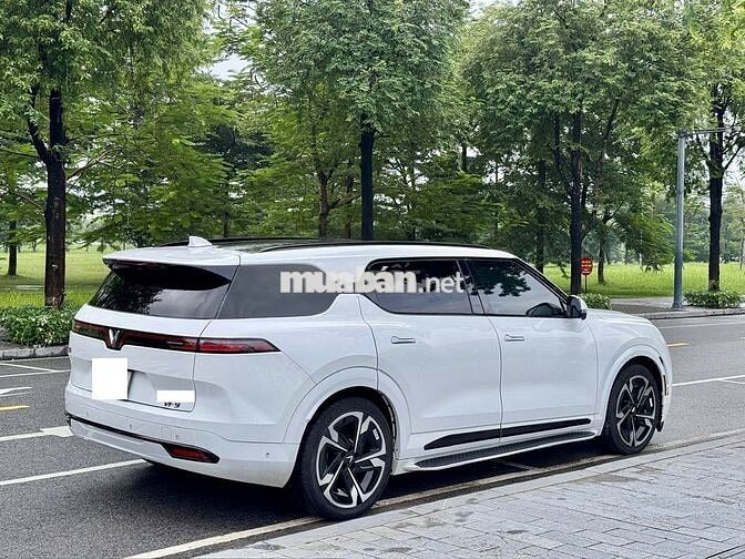 VinFast VF9 2024 Plus - 4050 km