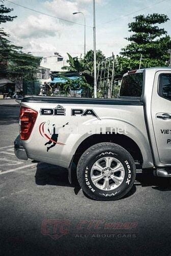 xe chạy gia đình lên đồ chơi nhiều