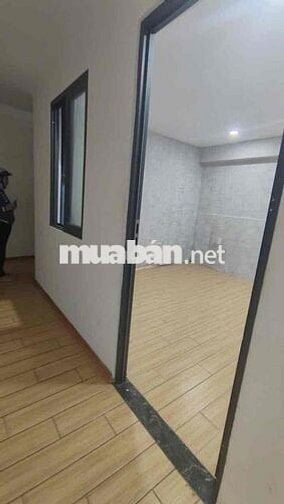 nhà mới đẹp 1 lầu lửng 3pn  đ 52 gần chợ hiệp bình