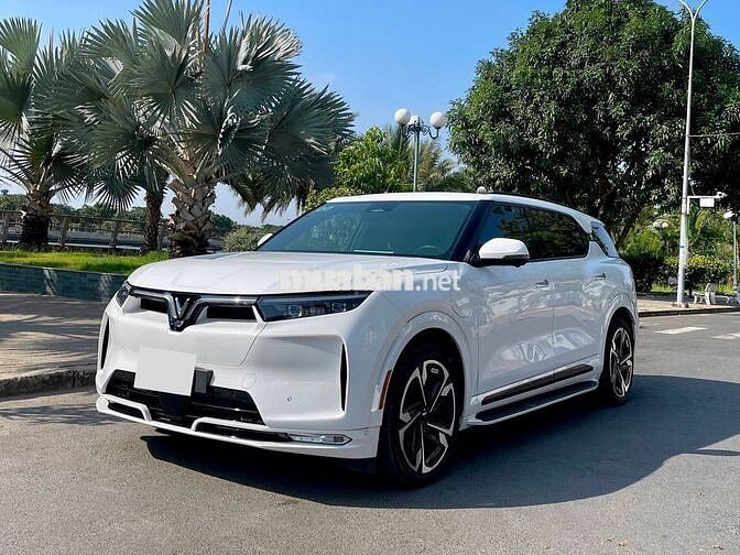 VinFast VF9 2024 Plus - 4050 km