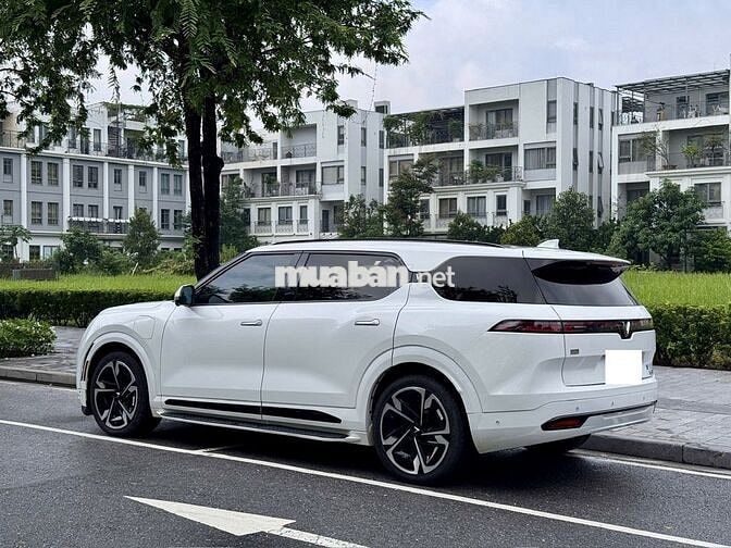 VinFast VF9 2024 Plus - 4050 km