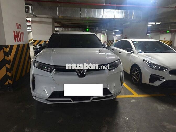 VinFast VF9 2024 Plus - 4050 km