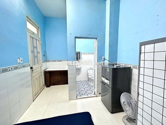 Studio Full nội thất cửa sổ giá rẻ đường Quang Trung