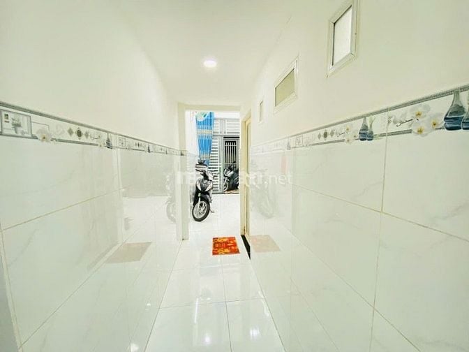 Chính chủ bán nhà đúc lững tl51 q12,ngay chợ đường Sh Chung vi bằng