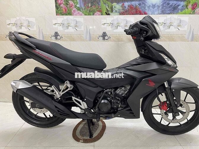 winner v1 đen nhám 2018 bstp