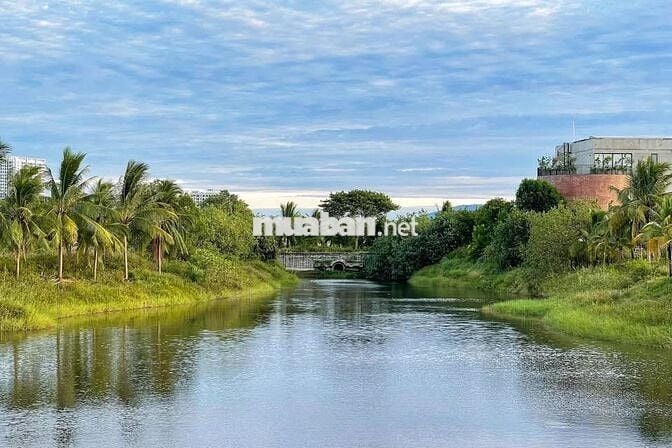 Ngay cạnh FPT Campus lô 150m2 view công viên giá chỉ 5,x tỷ