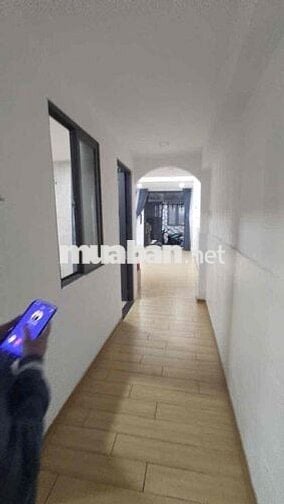 nhà mới đẹp 1 lầu lửng 3pn  đ 52 gần chợ hiệp bình