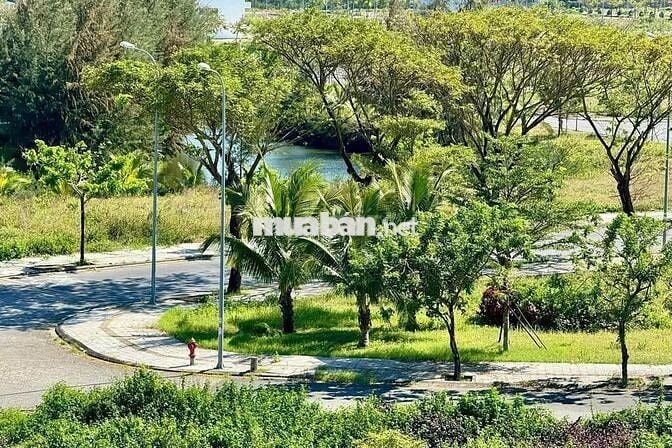 Ngay cạnh FPT Campus lô 150m2 view công viên giá chỉ 5,x tỷ