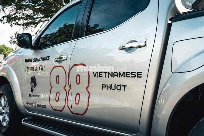 xe chạy gia đình lên đồ chơi nhiều