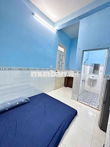 Studio Full nội thất cửa sổ giá rẻ đường Quang Trung