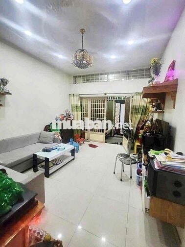 Cần cho thuê nhà hẻm xe tải thông gò dầu 4x14m 1 lầu 2pn 2wc 11tr