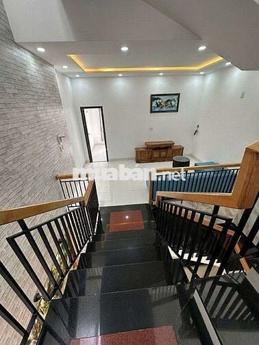 Bán nhà 3 tầng mới hiện đại mặt tiền khu dân trí hòa minh giá 7ty