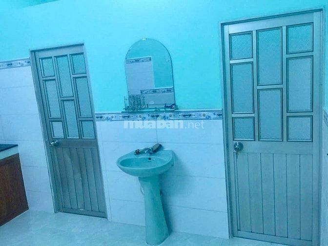 Cho thuê nguyên căn 3,5x10 đúc 2 lầu 3PN 3WC hẻm 3m thông XVNT P21 BT