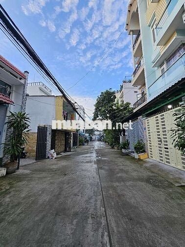 Cho Thuê Nhà Đẹp Hẻm Ô Tô 8M Thông Gần Aeon Mall Bình Tân.DT : 4mX23m.