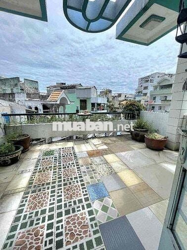 Nhà 4 tầng trung tâm q11 ( 4,2m x13m) Lê Đại Hành