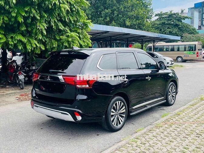 Mitsu Outlander 2.0 Premium sx 2022 đi ít