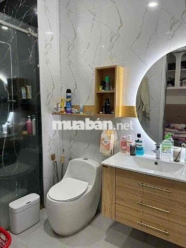 Nhà 3 lầu đẹp mới (5,5m x 12m) Lãnh Binh Thăng q11 sát 3/2