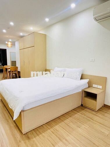 Cho thuê căn hộ studio 30m2, mặt phố Quảng An, full đồ, giá 7 triệu