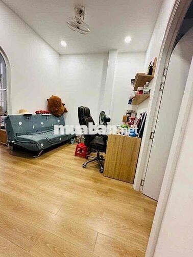 Nhà 3 lầu đẹp mới (5,5m x 12m) Lãnh Binh Thăng q11 sát 3/2