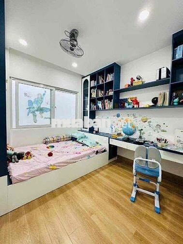 Nhà 3 lầu đẹp mới (5,5m x 12m) Lãnh Binh Thăng q11 sát 3/2