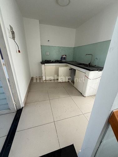 Cho thuê nhà phố 95 Đường Hoa Đào, 37 triệu VND, 40 m2, 4 tầng + trệt 