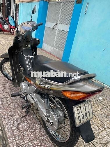 FUTURE 2001. Thành phố