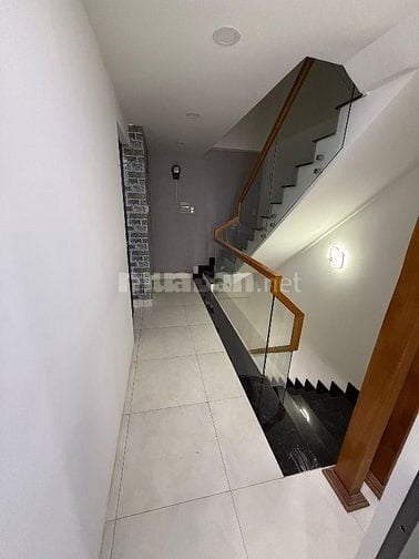 Cho thuê nhà phố 95 Đường Hoa Đào, 37 triệu VND, 40 m2, 4 tầng + trệt 