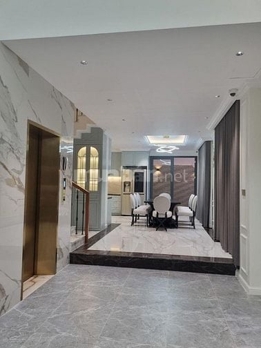 Bán biệt thự 7 x18 ,1 hầm 3 lầu khu dân cư ven sông 23,2 tỷ