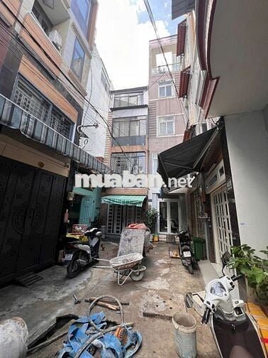 Nhà Bân Lạc Long Quân 4.6mx10m 1 trệt 1 lầu hẻm xe hơi giá tốt