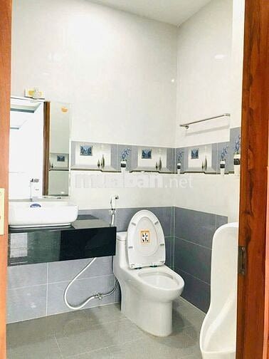 CHO THUÊ NHÀ MỚI ĐẸP 382C NGUYỄN THỊ MINH KHAI, PHƯỜNG 5, QUẬN 3.