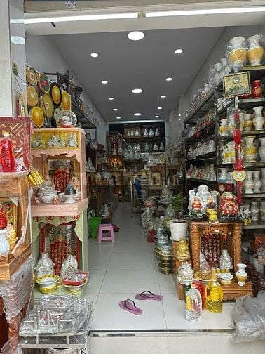 CHO THUÊ NHÀ MẶT TIỀN TRỆT TRƯỚC NGUYỄN TRÃI Q5