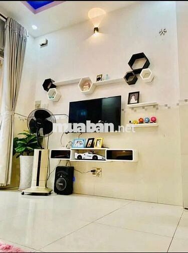 Bán nhà giáp Tên Lửa, hẻm xe hơi, 40m2, nhỉnh 4 tỷ