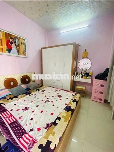 Bán nhà giáp Tên Lửa, hẻm xe hơi, 40m2, nhỉnh 4 tỷ