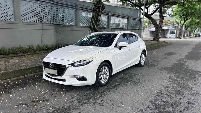 cần bán mazda 3 hatchback 2018 màu trắng một chủ