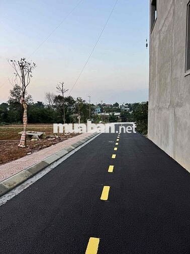 Lô đất siêu đẹp nằm tại thôn 3 phú cát quốc oai hà nội 👉 mặt đường 2 o