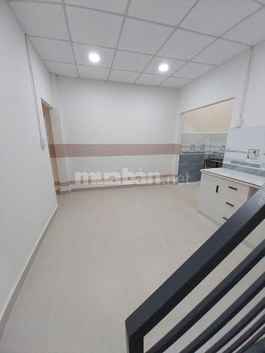 Nhà Phạm Văn Bạch 4,3x14m, trệt + lửng, sổ hồng riêng, gần sân bay