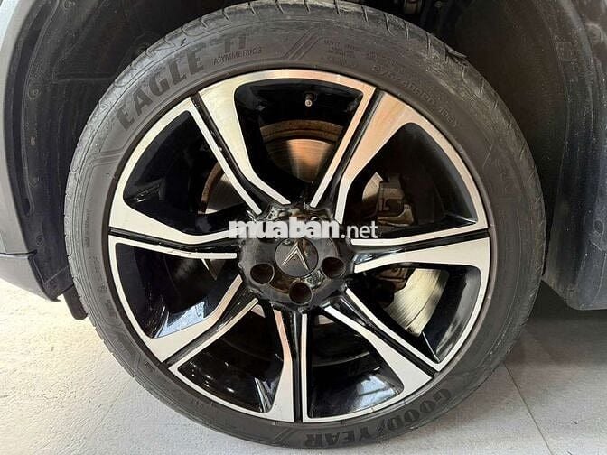 Vinfast Lux SA2.0 2021 Premium, màu xanh,26000 km