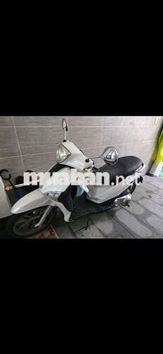 Xe máy Piaggio Liberty màu trắng sản xuất 2011