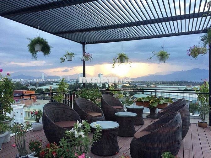 Penhouse for rent 225m2 with private garden including in Son Tra