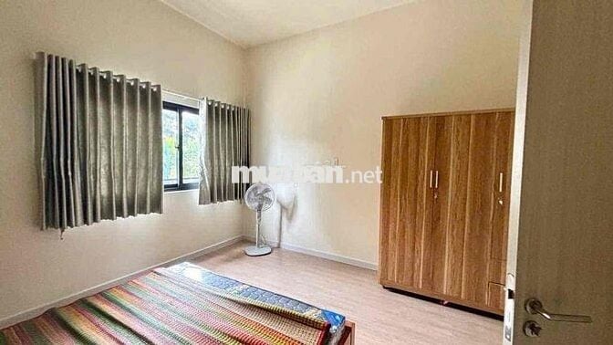 Cho thuê nhà 2 lầu 1 trệt có nội thất Bình Chuẩn,Thuận An,đường 7m