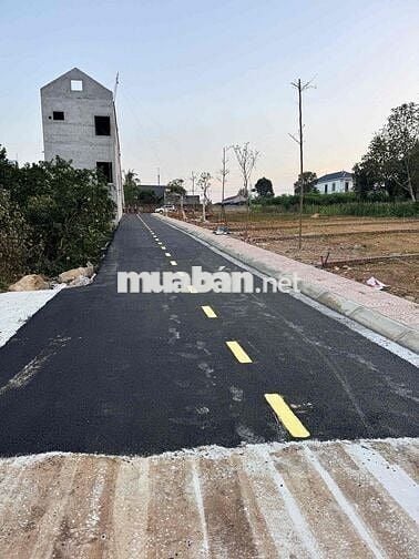 Lô đất siêu đẹp nằm tại thôn 3 phú cát quốc oai hà nội 👉 mặt đường 2 o