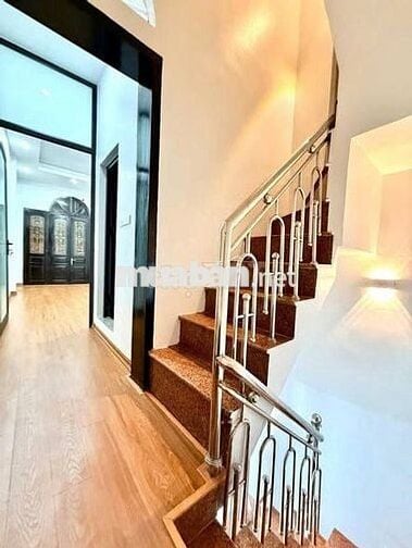 Văn Chương 38m² 4T 3PN 7.95 Tỷ Đống Đa – NHÀ ĐẸP GẦN HỒ, FULL NỘI THẤT