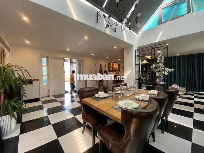 Penhouse for rent 225m2 with private garden including in Son Tra