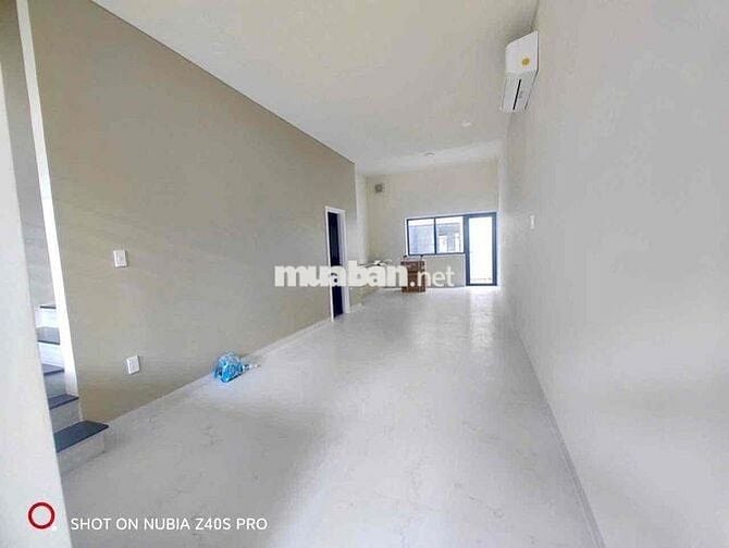 Cho thuê nhà 2 lầu 1 trệt có nội thất Bình Chuẩn,Thuận An,đường 7m