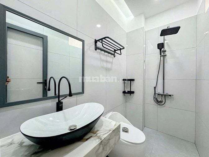 Nhà đẹp ngay trung tâm Võ Thị Sáu, Q3, giá chỉ 2,55tỷ, hẻm oto