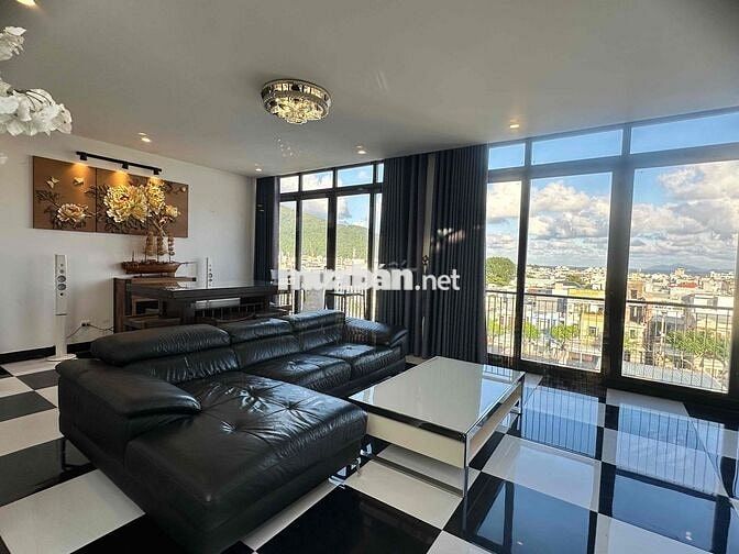 Penhouse for rent 225m2 with private garden including in Son Tra