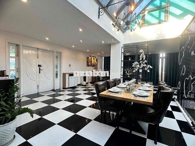 Penhouse for rent 225m2 with private garden including in Son Tra